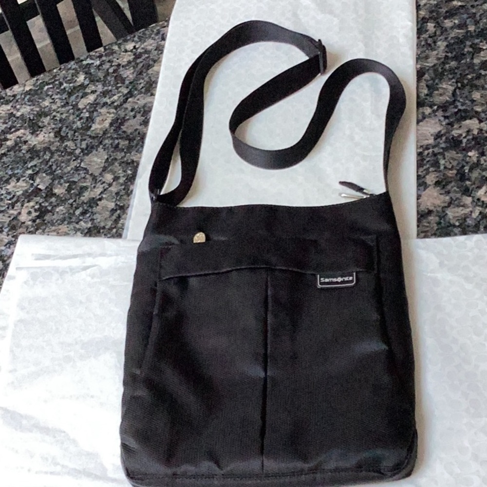 Samsonite crossbody purse